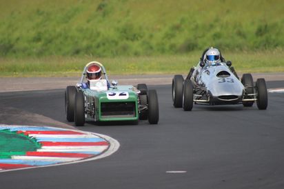 Front-Engined Formula Junior Lead Battle